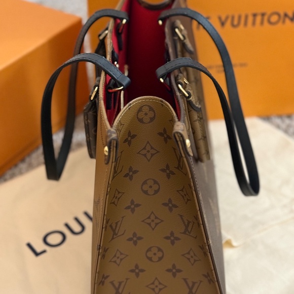 Reverse Monogram Giant Onthgo MM - Picture 4 of 5